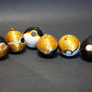 POKEBALL ORNAMENTS BLACKGOLD
