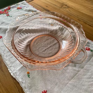 Anchor Hocking Mayfair Pink Depression Glass Floral Serving Bowl with Handles