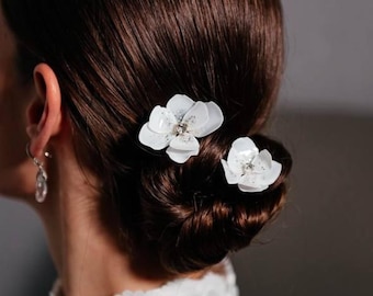 Set of 2 flower bridal hair pins. Wedding Hair Pins. Flowers Hair Pins. Bridal Hairpins. Hair Pins for Wedding. Bridal Hair Accessory,
