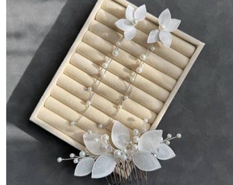 Handmade White Crystal Bridal Set, Crystal Earrings, Crystal Hair Comb,  Jewelry set,  Pearl Bridal Set, Floral Wedding Jewelry set