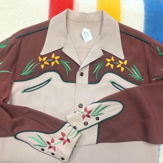 Men’s Medium Vintage Floral Embroidered Western Sh