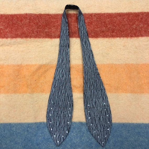 Squiggle Bolo Tie