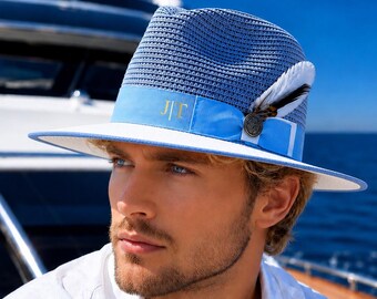 Weiß & Eisblau Stroh Panama-Hut mit Weißer Feder und Silber Knopf | Personalisiert | Unisex Hüte für Hochzeiten, Derbys und Partys