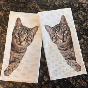 Cat Kitchen Towels with Gray Tabby Design, Absorbent Microfiber Waffle Weave