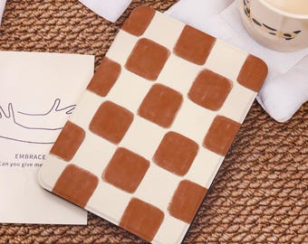 Painting Brown Checkered Custom Case For Kindle PaperWhite 12/11/10th,Kindle 2024/Colorsoft,Kindle 10 11th Gen,Kindle 7"/6.8"/6" Case,Gifts