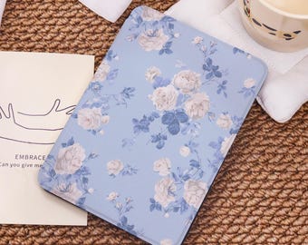 White Roses Blue Cover Case For Kindle PaperWhite 12/11/10th,Kindle 2024/Colorsoft,Kindle 10th 11th Gen,Kindle 7"/6.8"/6",Custom Gift Sleeve