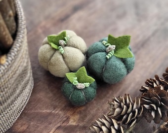 Felted Wool Pumpkins Set of 3 – Miniature Fall Decor, Rustic Autumn Centerpiece, Handmade Thanksgiving Table Accents