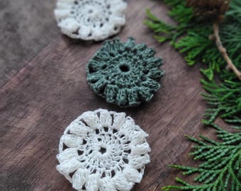 Crochet Lace Motif • Mini Doily Ornament • Handmade White Crochet Decor • Rustic Home Styling • Small Lace Appliqué • Craft & Styling Accent