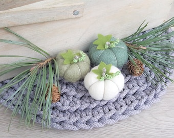 Wool pumpkins. Thanksgiving decor, Farmhouse decor, Halloween decor, Country living, fall home decor, fall wreath decor, felt pumpkin decor