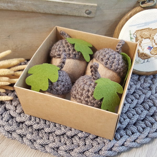 Chunky acorn Holiday decor. Thanksgiving decor, Farmhouse decor, Halloween decor, Country living, fall home decor, fall wreath decor