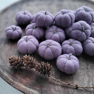 SPECIALPRIS. Filtpumpor. Bondgårdsdekor, Halloweendekor, lantliv, höstheminredning, höstkransdekor, filtpumpadekor