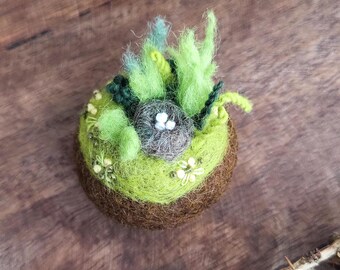 Tiny Felted Bird Nest • Mini nature scene • Wool terrarium • Woodland home decor • Spring nature gift • Easter decor
