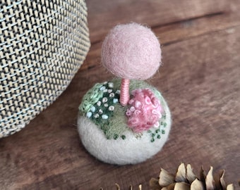 Mini Felted Mushroom Terrarium • Nature Lovers Gift • Wool Forest Diorama in Cork Coaster • Handmade Woodland Decor • Tiny Fairy Garden Gift