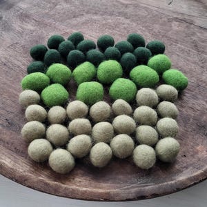Tovade ullstenar – Flerfärgade alternativ - Mjuka tovade stenar - Gör-det-själv-pysselmaterial och sensoriska material, tinkerbricka