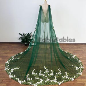 Emerald Green Wedding Cape Veil: Embroidered Leaf Lace, Daisy Flower