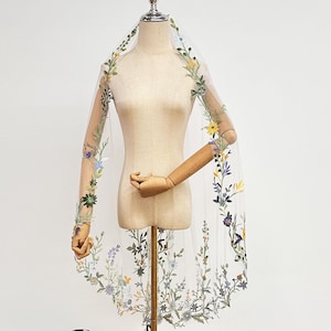 Embroidered Wildflower Wedding Veil: Floral Lace Bridal Veil