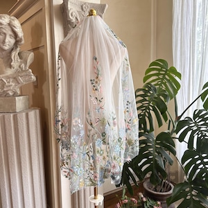 Fairy Blue& Pink Veil with Flower Embellishment,Wildflower Veil for Flower Faerie Forest Wedding Veil, Embroidered Leaf Veil Hand Made Veil