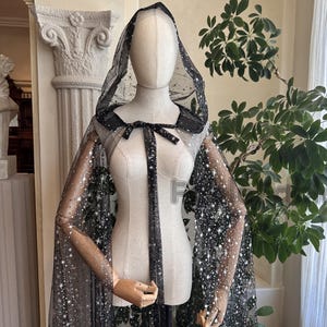 Starry Stars Night Cloak with Hoodie Sparkle Hexagram Celestial Cape Black Hooded Cloak For Event Party Festival Costume Halloween Cloak