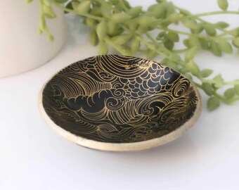 Black Small Trinket Dish or Ring Holder with Unique Wave Design in Gold, Decorative Home and Bedroom Accessories, Housewarming Gifts