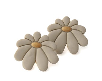 Statement Daisy Earrings for Women in Beige - Flower Studs - Unique Floral Clay Mothers Day Gifts for Her