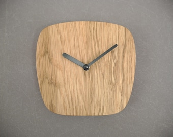Orologio minimalista della collezione "Retro" in rovere con meccanismo silenzioso, piccolo orologio da parete moderno in legno massello, twelveOclock