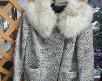 Women's Coat with Large Fur  Collar Wool Winter Vintage Coat