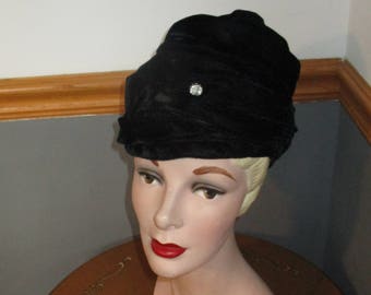 Women's Black Velvet with One Large Rhinestone - Cloche Hat  - Union Made 50's Hat