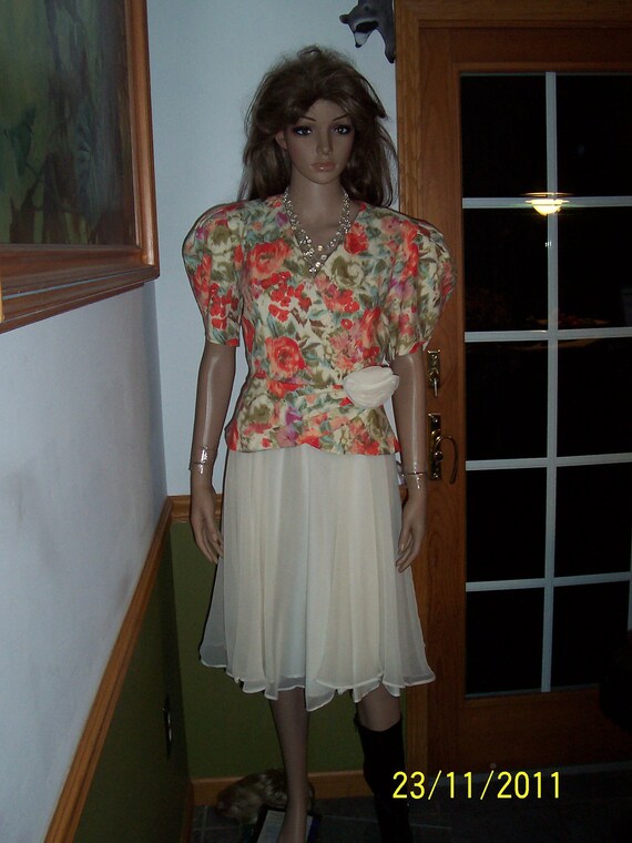 Womens Dress Dress-Short Sleeves- Pleated Skirt-