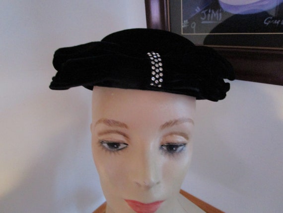 Pillbox Hat With Large Rhinestone Bow Ivory Satin Pillbox Hat: Rhinestone Brooch, Crinoline Bow - Etsy main image 2