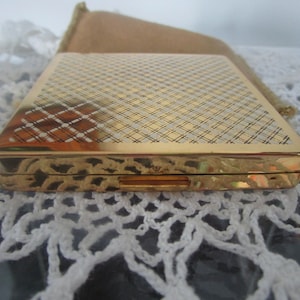1940&#39;s Harriet Hubbard Ayer Gold-tone Powder Compact Enamel Plaid Pattern