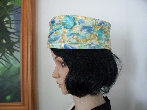 Vintage Womens Pillbox Hat  Blue Floral  ~    Fis… - image 2
