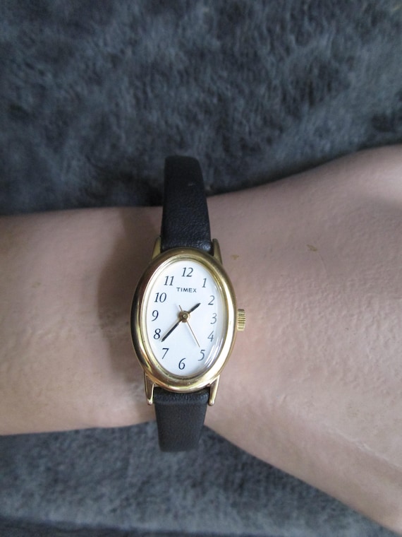 Vintage Black Leather Band Timex Womens Watch - Etsy Israel display picture 1