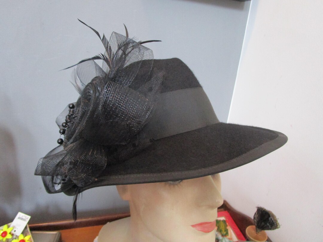 Vintage Betmar New York Black Wool Fedora With Removable  display picture 2