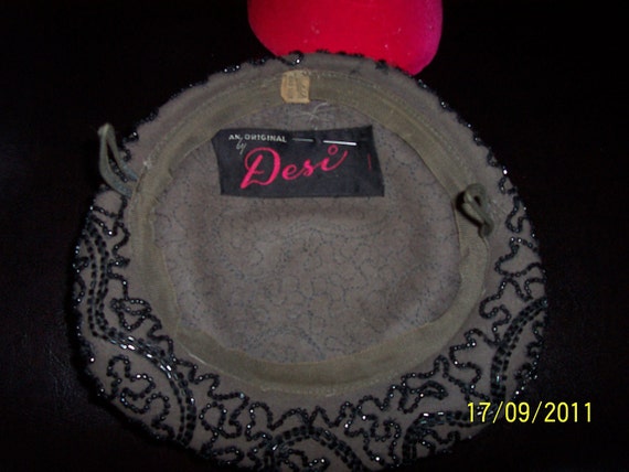 Vintage  1940s Original Desi Ladies   Hat Pill Bo… - image 4