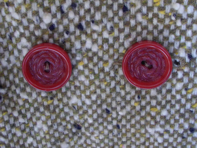 Abrigo de invierno para mujer con cuello de piel de visón, totalmente forrado y botones grandes. imagen 2