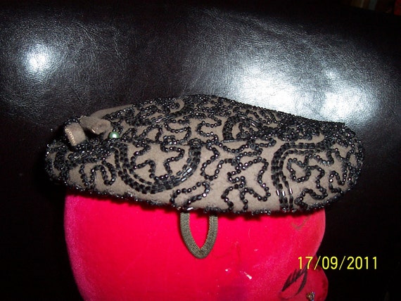 Vintage 1940s Original Desi Ladies Hat Pill Box