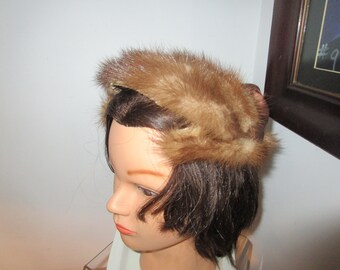 Vintage 1960s Boutique Christine Original NYC Cream Fuzzy Pillbox Hat Mod Fab Vintage Christine Original Park Avenue New York Black… - Gem main image 3
