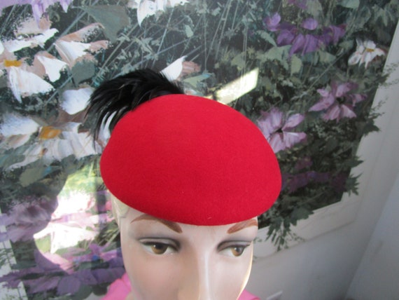 Liz Claiborne  Red Pillbox  Black Feather Womens … - image 1
