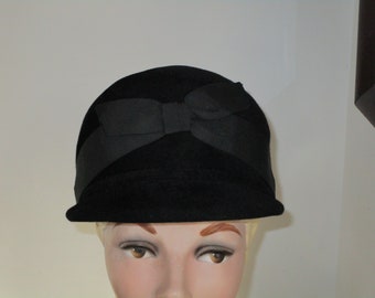 Vintage Parks-Belk Black Genuine Velour Fur Cloche Hat Union Made Size 22 Bow This item is unavailable - Etsy main image 3