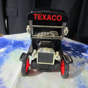 Texaco  1912 Delivery Truck Ford Model T Car 1/24 Scale Coin Bank with Key