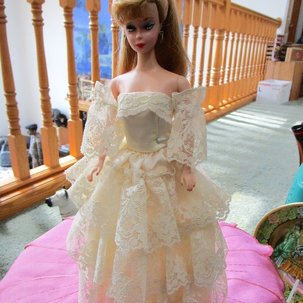 Barbie 1958-1993 Mattel Inc. Malaysia 35th Anniversary Blonde Green Eyes