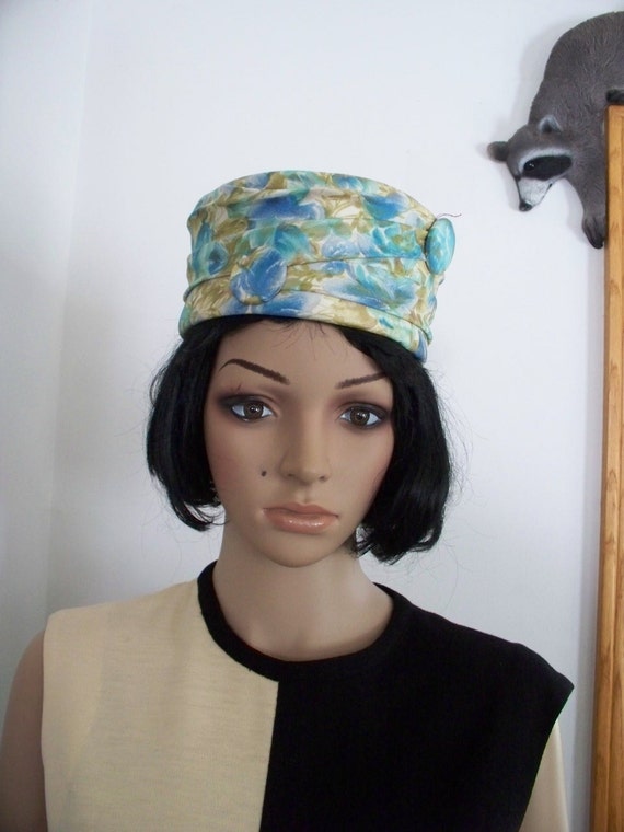 Vintage Womens Pillbox Hat  Blue Floral  ~    Fis… - image 5