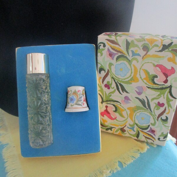 AVON Fragrant Notions Ariane Cologne  Porcelain Thimble Gift Set  New Old Stock