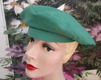 Girl Scouts of THE U.S.A. Beret  Top Hat Tam  Green with Red Lining