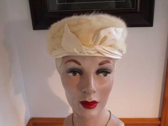 Vintage White  Satin Material  Trimmed in Fur  by… - image 10