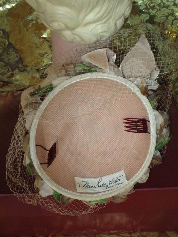 Miss Sally Victor Hat NY - Floral Topper/pillbox Vintage  display picture 1