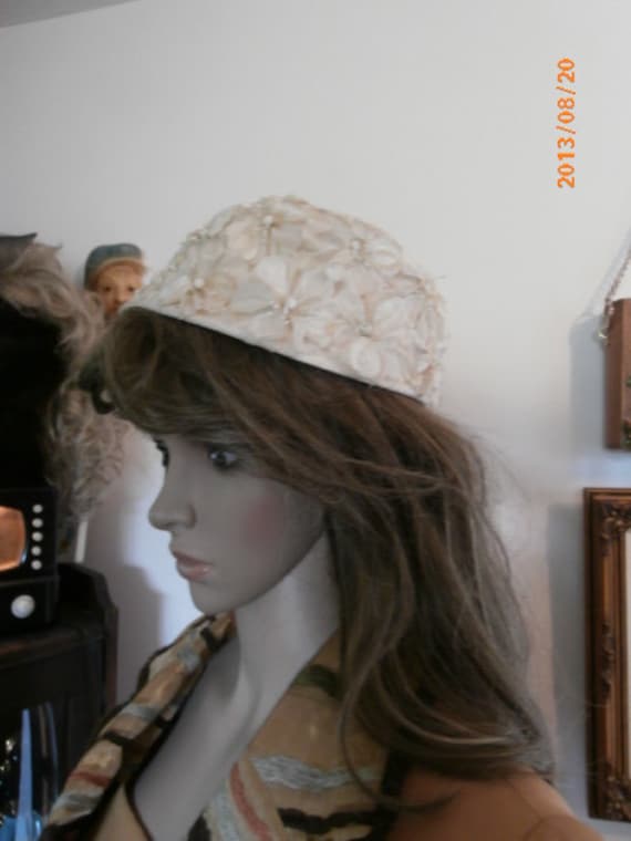 Women's  Hat   White Floral  1960's Whimsy Dress … - image 1