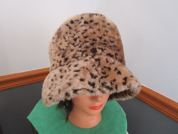 Soft Fuzzy Leopard Print Beanie Hat With Pom Pom - pink – Pink Vanilla