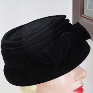 Jet Black Velvet with Velvet Bow Women&#39;s Vintage  Hat By  Winkelman&#39;s.