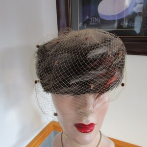 Richard Original Feather Hat Women&#39;s Vintage Browns & Reds Feather Net Covered Hat.